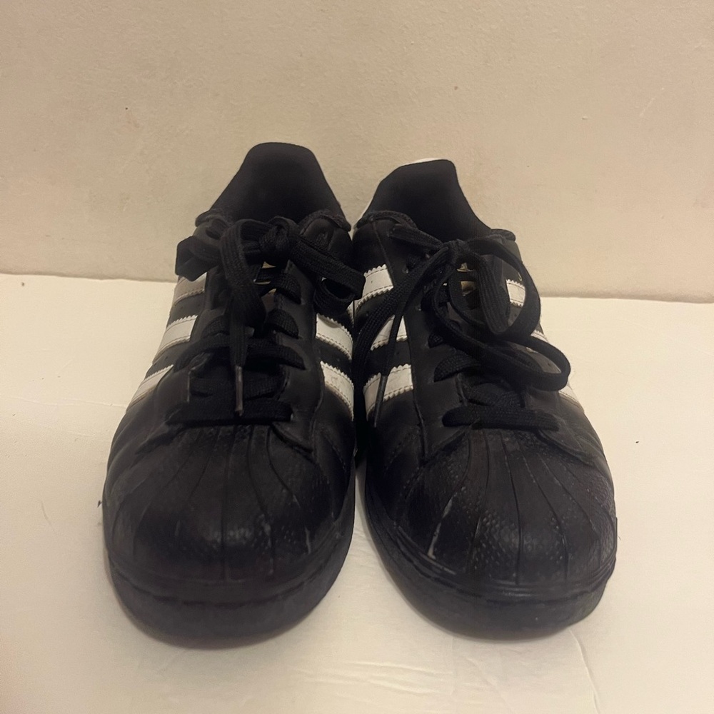 Men Shell Toe Sneakers - Picture 3 of 3